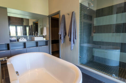 Ensuite bathroom