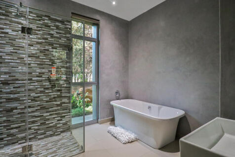 Bedroom 5 en-suite