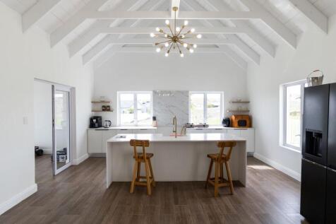 OPEN PLAN KITCHEN
