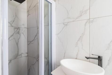 BEDROOM 3 EN-SUITE