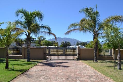AUTOMATED GATE OF PROPERTY