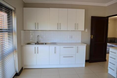 KITCHEN 2 - LEFT WING