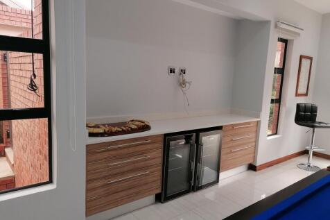 Built-in cupboard with friges