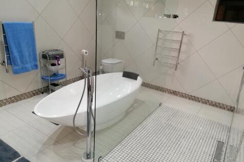 Bedroom 3 - En-suite Bathroom