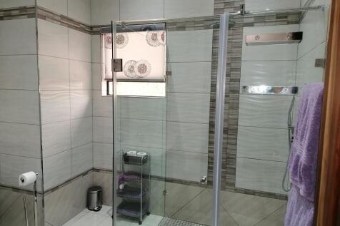 Bedroom 4 - En-suite Bathroom