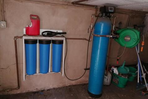 Water filter for domestic use
