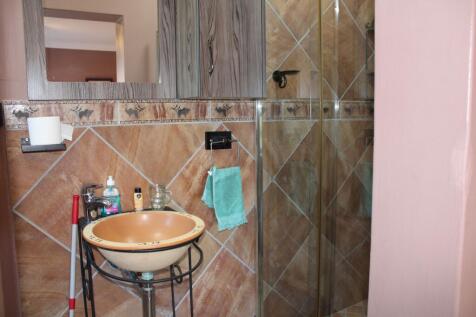 En-suite - Bedroom 2