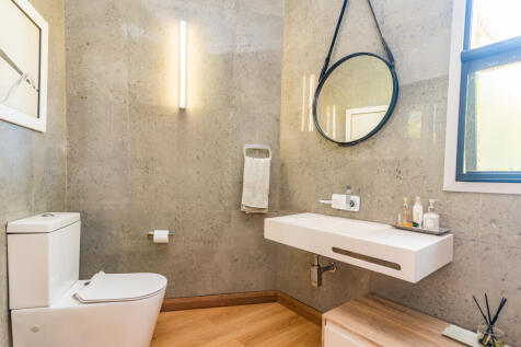 Guest toilet