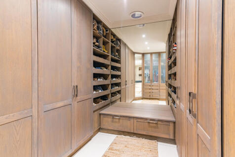 Master dressing room