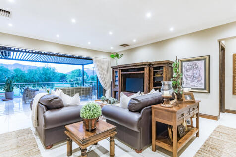 PJ lounge