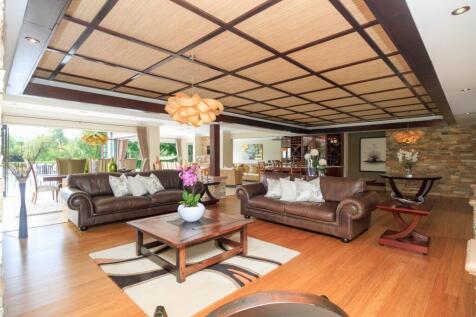 Formal Lounge