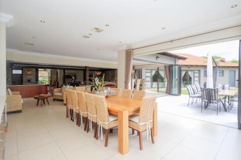 Casual Dining Area