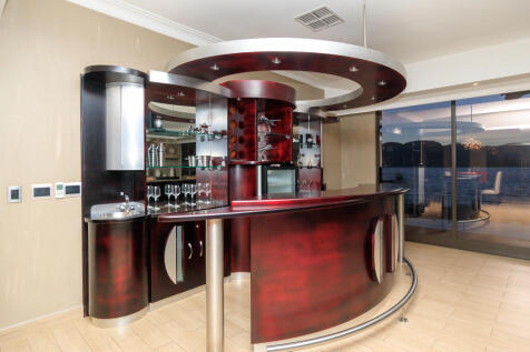 Built in Bar