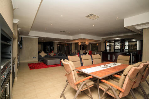 Casual  Dining