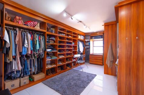 Main Bedroom Closet
