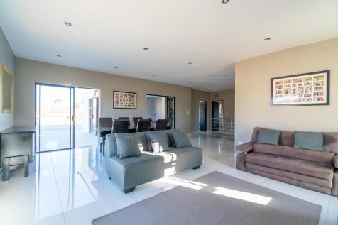 Lounge 2