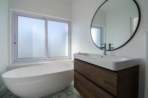 Bedroom 1 en-suite