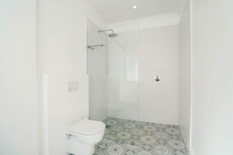Bedroom 2 en-suite