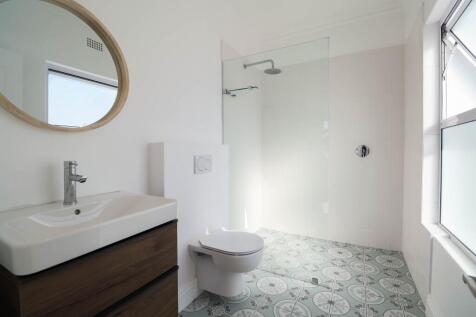 Upstairs Bedroom en-suite