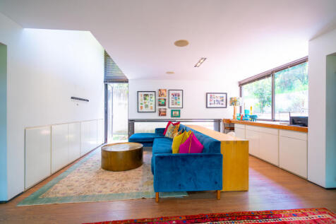 Office / Entertainment Room