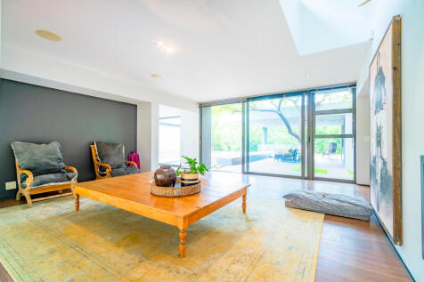 Lounge area
