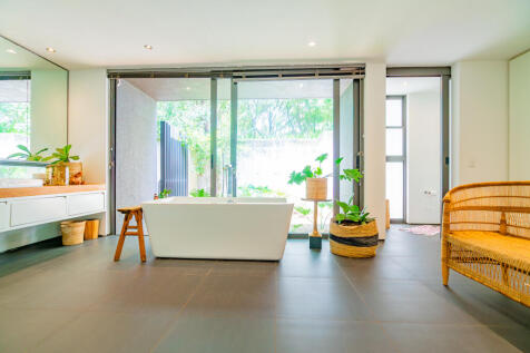 Main - Bathtub