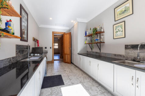 Huge Scullery