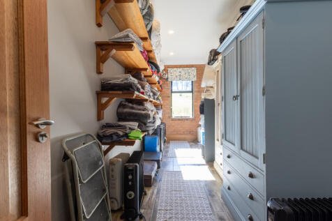 Walk in Linen room