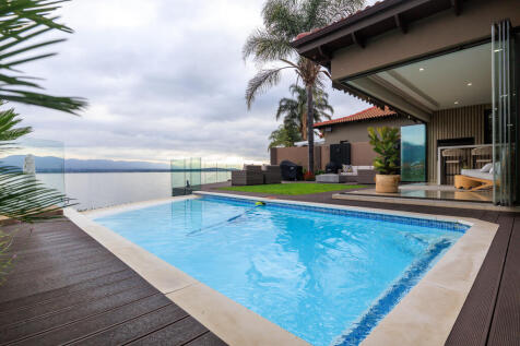 53 Lakeview Drive