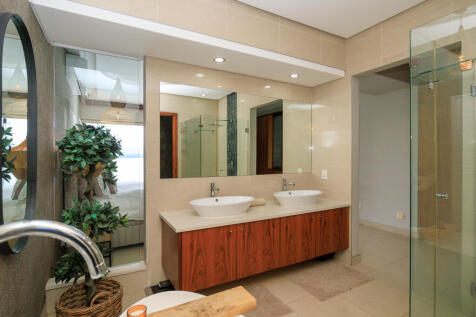 Master En-Suite