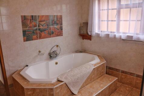 Unit 4 - Bathroom