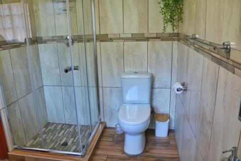 Unit 6 - Bathroom