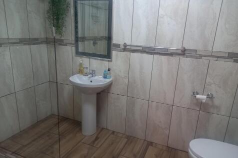 Unit 7 - Bathroom