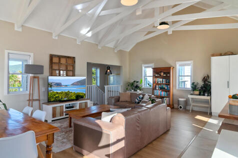 Open trusses in living area