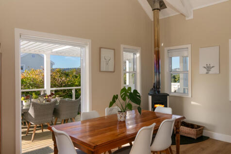 Dining room opening onto the patio
