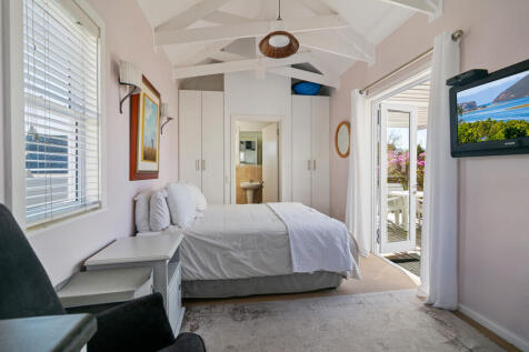 Spacious flatlet