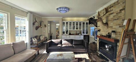FORMAL LOUNGE