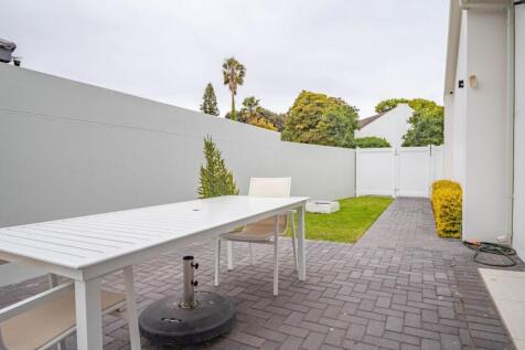 Property Image 100