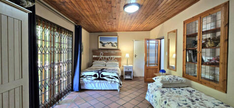 2nd Bedroom with En-Suite Bathroom