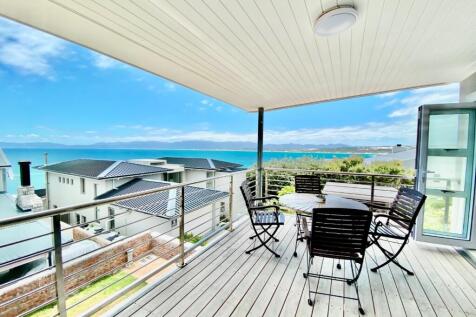 Deck to patio/ balcony on 1st floor