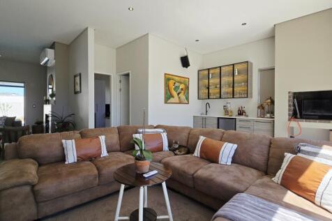 TV / BRAAI ROOM