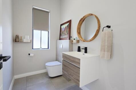 GUEST TOILET