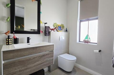 3RD BEDROOM EN-SUITE