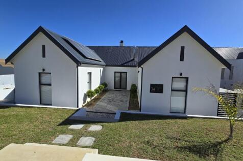 FRONT VIEW OF HOUSE