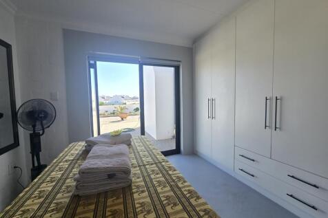 Second guest bedroom