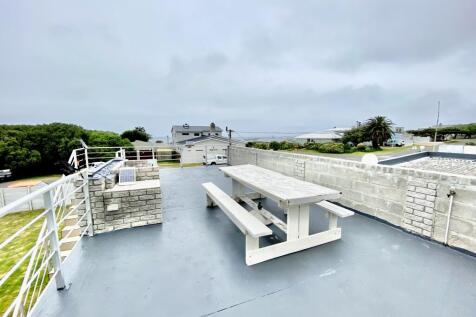 Huge deck with braai