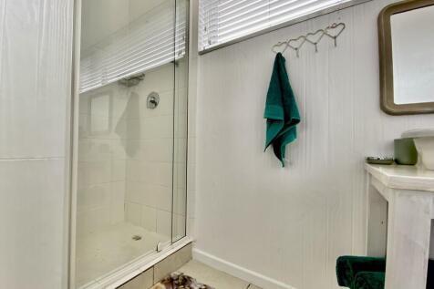 Bathroom next to 4th Bedroom