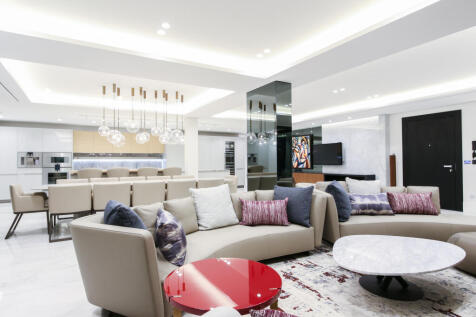 Formal Lounge onto Dining