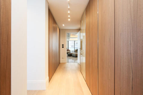 Main Bedroom Dressing Room