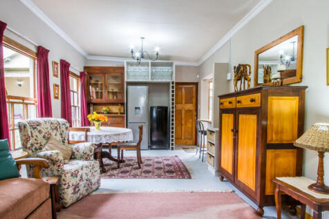 Flatlet Living Room